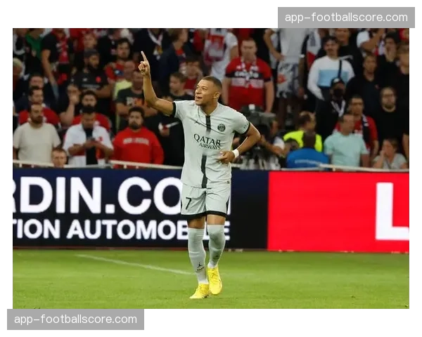 里尔后卫迪亚基特累积黄牌停赛,将缺席对阵南特一役 里尔后卫迪亚基特累积黄牌停赛,将缺席对阵南特一役