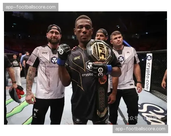 赛前专访“五星”惠特克：升重挑战佩雷拉是我职业生涯的终极挑战